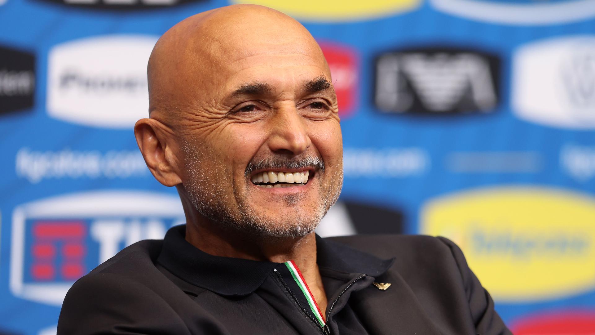 Luciano Spalletti họp báo