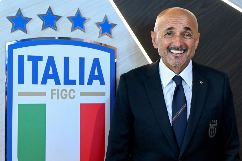 Luciano Spalletti dẫn dắt đội tuyển Y tới năm 2026